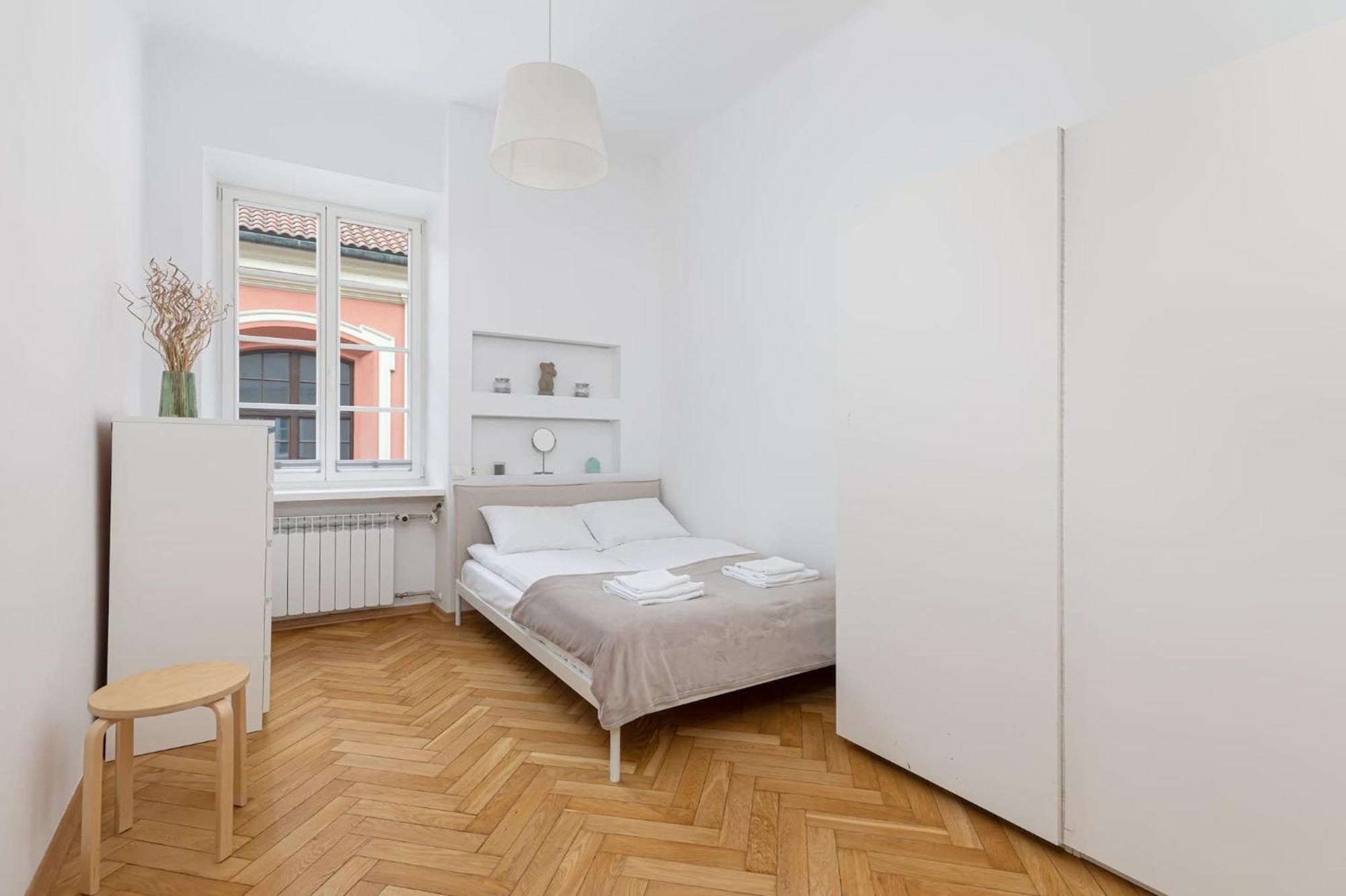 Stylish Apartment Swietojanska By Noclegi Renters Warsaw Exterior photo